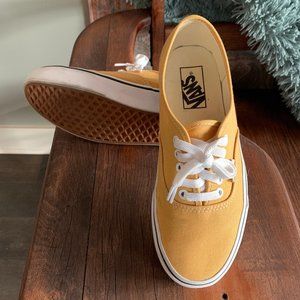 Brand NEW! Vans Era - Size 8